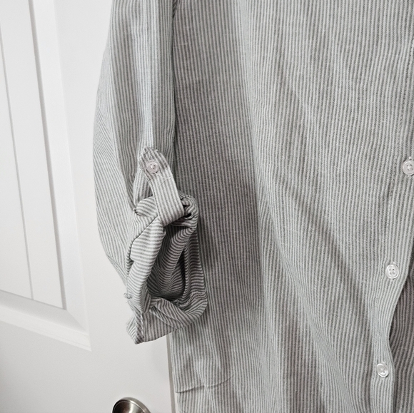 Eden & Olivia White and Green Striped Button-Down Shirt - Picture 3 of 8